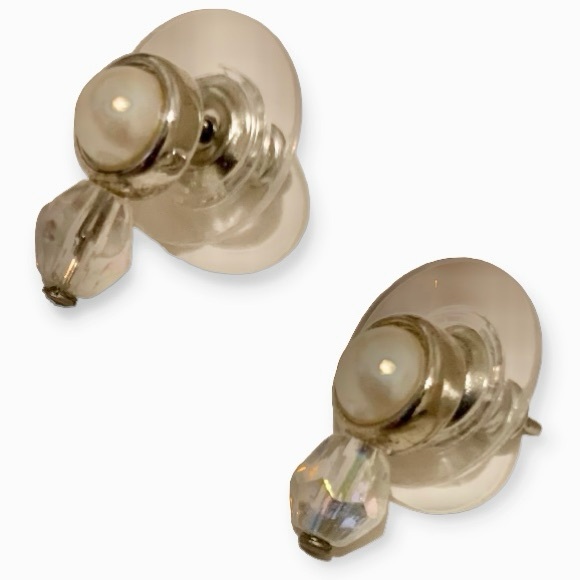 VINTAGE PEARL STUD WITH SILVER EDGE & HANGING CLEAR FACETED CRYSTAL EARRINGS - Picture 1 of 7